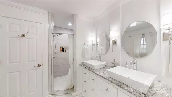 Vale, NC 28168,5298 Hoover Elmore RD