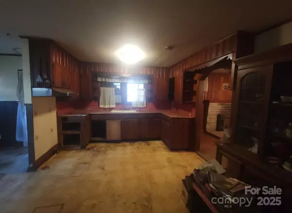 Burnsville, NC 28714,151 Swiss LOOP