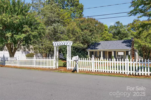 Cornelius, NC 28031,19428 Zion AVE