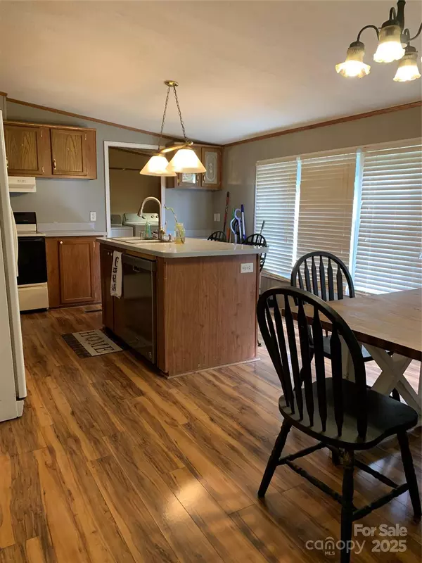 Star, NC 27356,395 Owen ST