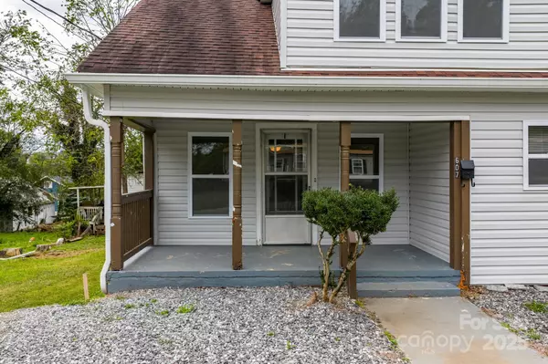 Lenoir, NC 28645,607 Prospect ST NW