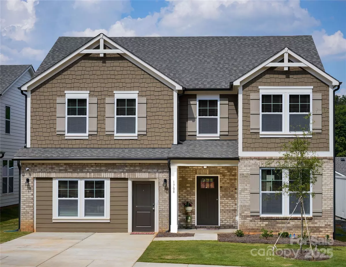 Charlotte, NC 28216,1708 Coral Bark LN #18