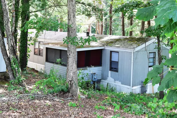 Candler, NC 28715,295 Asbury RD