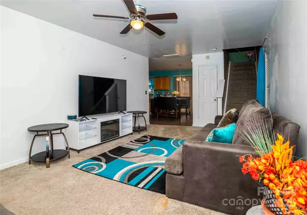 Charlotte, NC 28269,7136 Henderson Valley LN