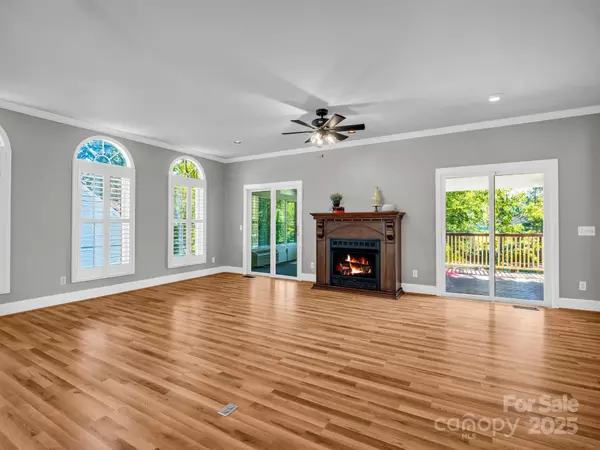 Hendersonville, NC 28791,2360 Rosemont CT