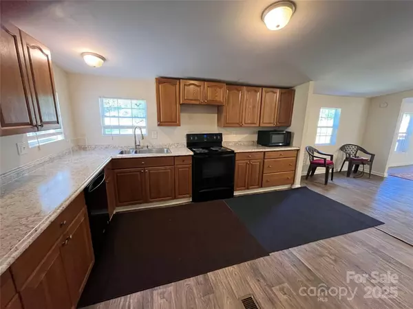 Iron Station, NC 28080,1785 Doe CT