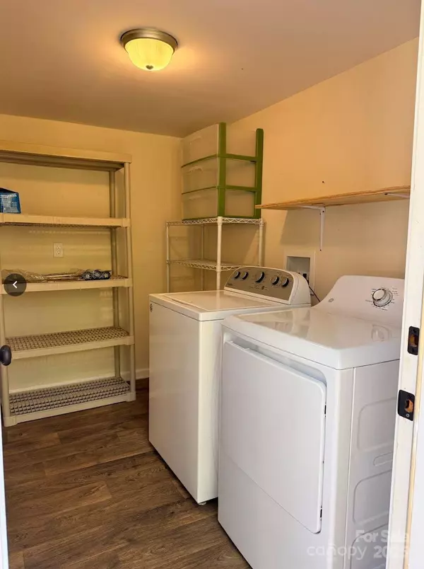 Iron Station, NC 28080,1785 Doe CT