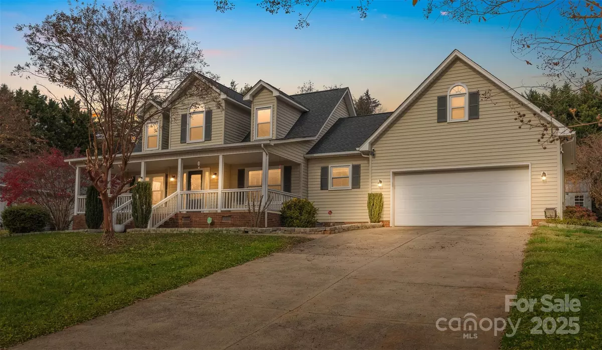 Conover, NC 28613,3233 6th AVE NE