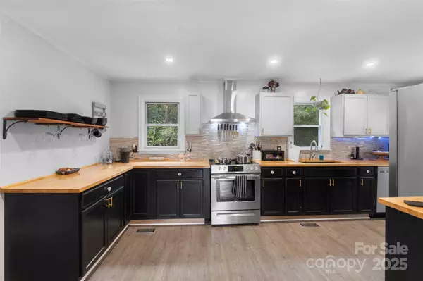 Kings Mountain, NC 28086,1238 Oak Grove RD