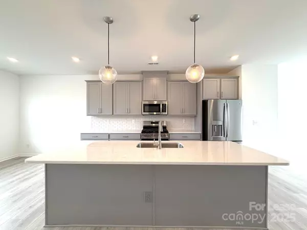 Charlotte, NC 28262,2310 Donnelly Hills LN