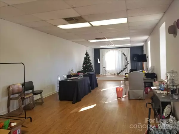 Mount Holly, NC 28120,122 E Central AVE #Unit B