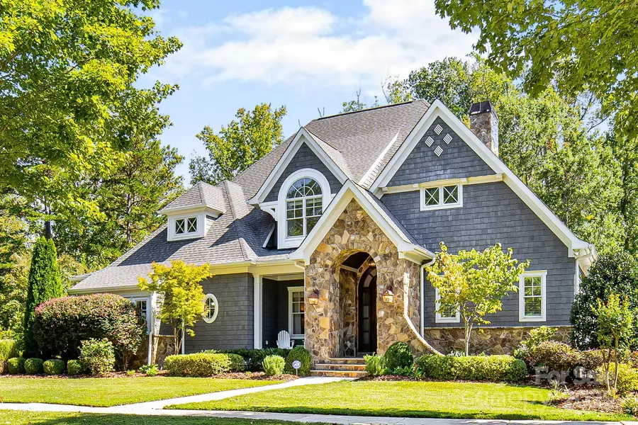 920 Hudson PL, Davidson, NC 28036