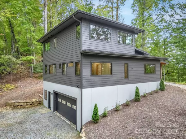 Brevard, NC 28712,584 Springbrook LN