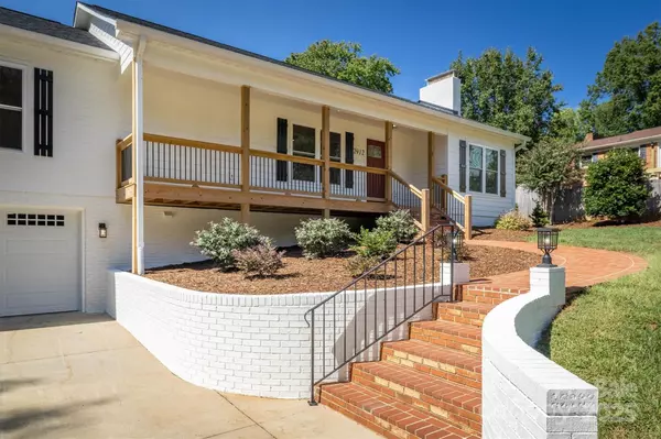 Valdese, NC 28690,2912 Woodstream DR