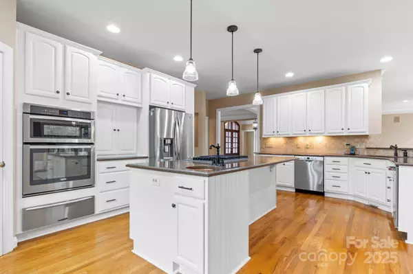 Charlotte, NC 28227,9711 Arlington Oaks DR