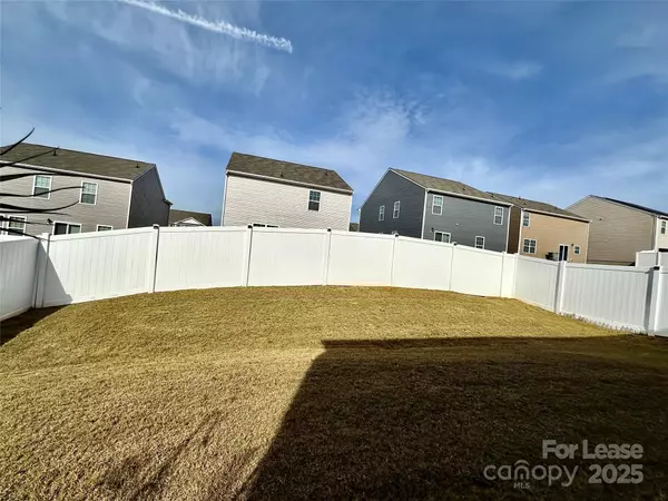 Dallas, NC 28034,1605 Blue Velvet LN