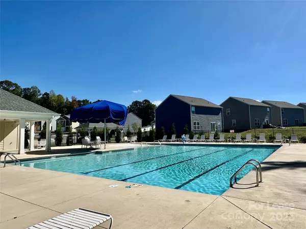 Dallas, NC 28034,1605 Blue Velvet LN