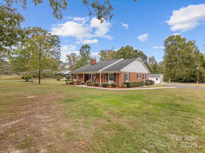 100 Forest Hills DR, Monroe, NC 28112