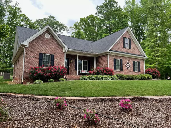 Mocksville, NC 27028,125 Drayton CT