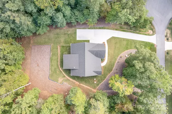 Mocksville, NC 27028,125 Drayton CT