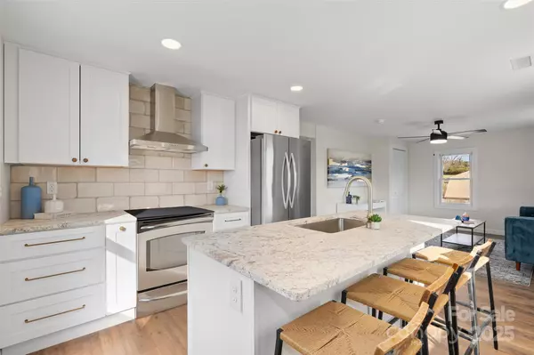 Canton, NC 28716,107 Thomas ST