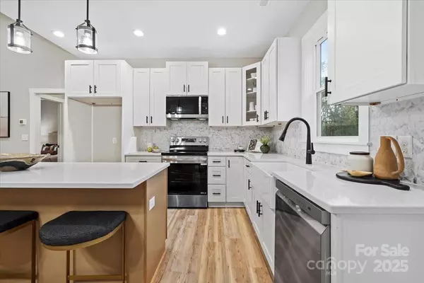 Kings Mountain, NC 28086,522 Waco RD