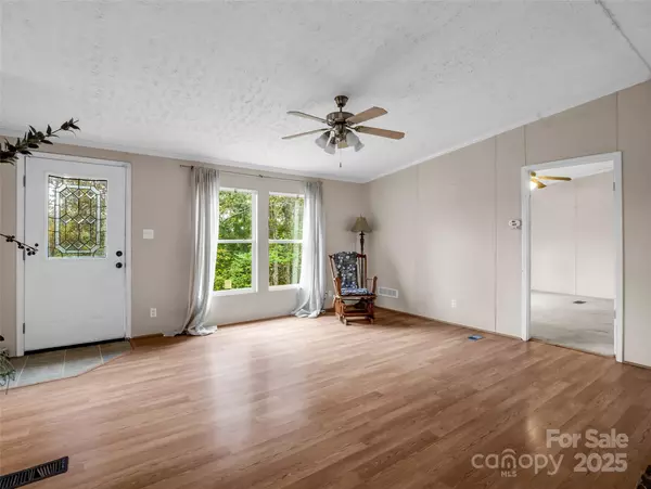 Weaverville, NC 28787,114 Leonards LN