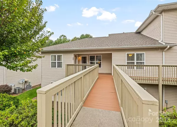 405 Carrington PL, Arden, NC 28704