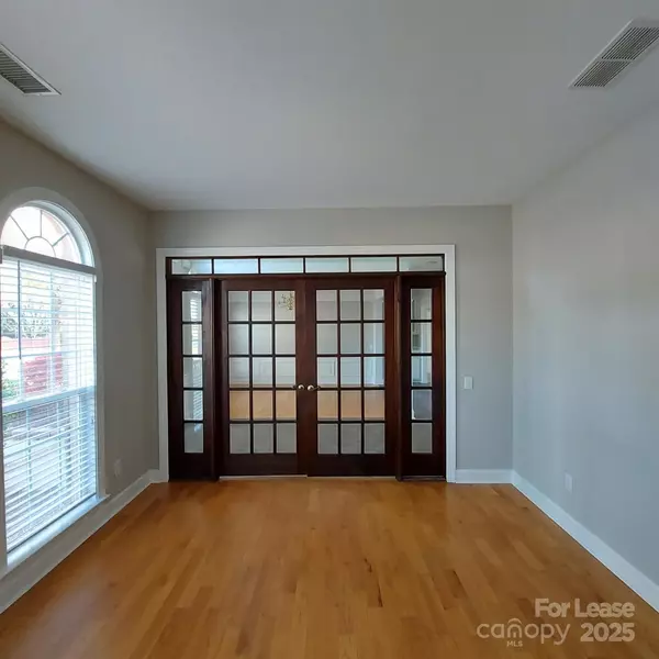 Charlotte, NC 28277,10820 Knight Castle DR