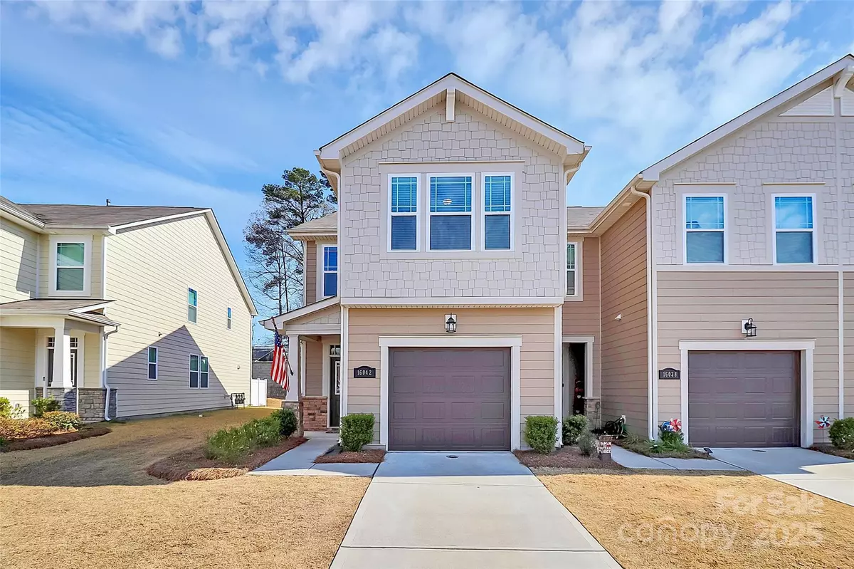 Huntersville, NC 28078,16042 Red Buckeye LN
