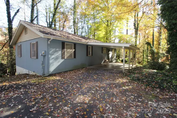 2714 Indian TRL, Lenoir, NC 28645