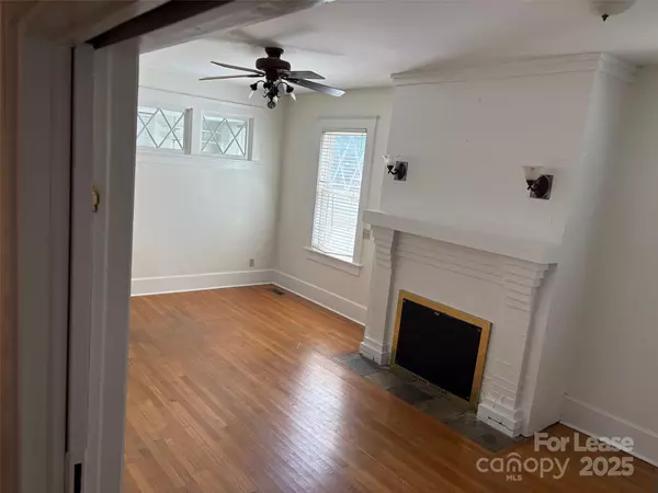 Asheville, NC 28801,141 Merrimon AVE #1