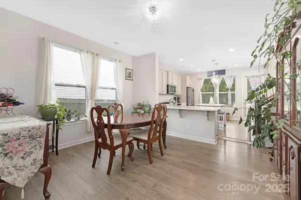 Charlotte, NC 28205,2817 Shamrock DR