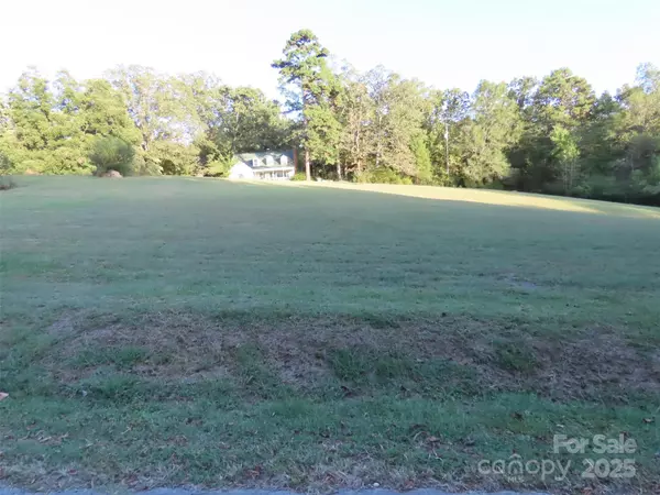 Albemarle, NC 28001,916 Macarthur RD