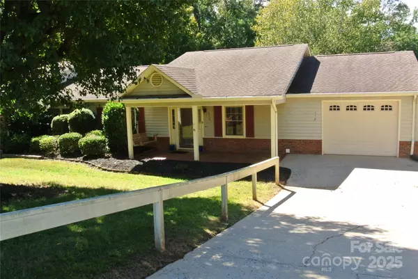 Bostic, NC 28018,112 Holly CT