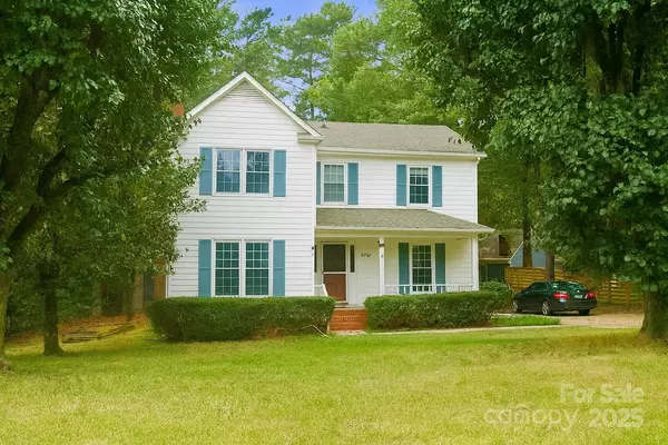 9701 Kent Village DR, Charlotte, NC 28269