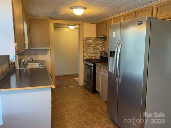 Hudson, NC 28638,3453 Deal Mill RD