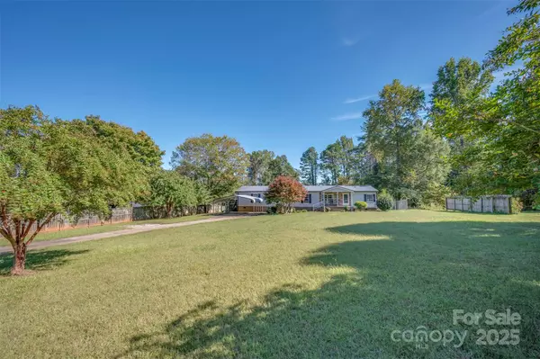 Rutherfordton, NC 28139,553 New Hope RD