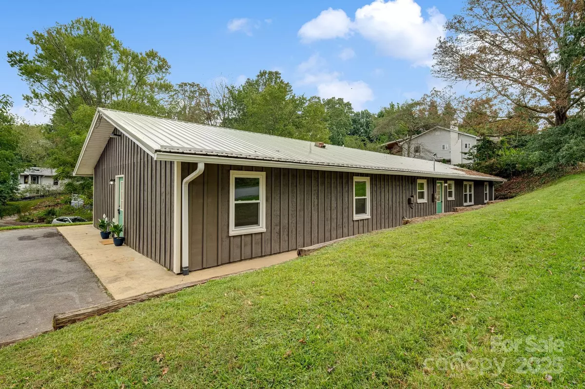 Asheville, NC 28806,119 Richland ST