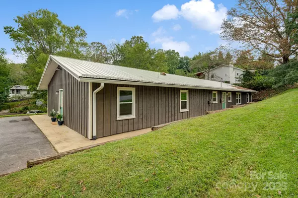 119 Richland ST, Asheville, NC 28806