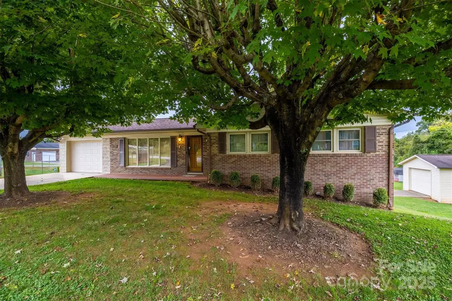 106 Gerald RD, Morganton, NC 28655