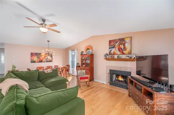 Arden, NC 28704,32 Foxberry DR