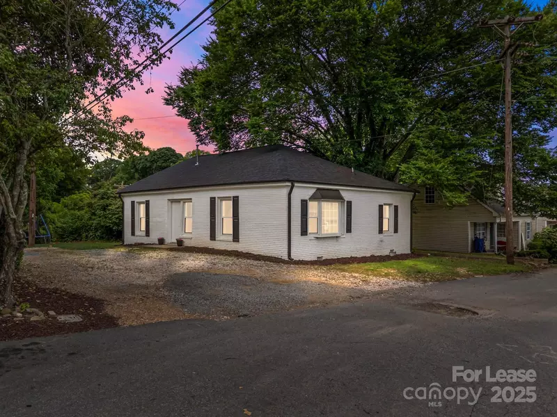 207 Eden ST, Davidson, NC 28036