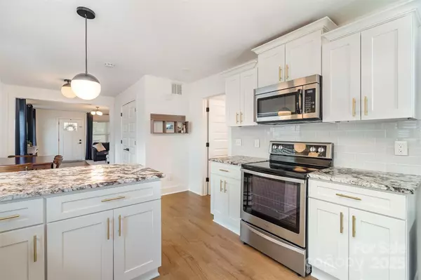 Charlotte, NC 28216,501 Seldon DR