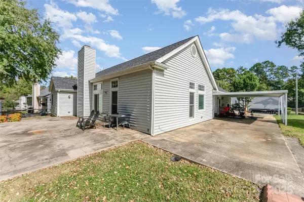 Charlotte, NC 28216,2716 Stowmarket PL