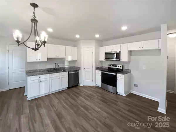 Concord, NC 28027,8 Meadowview AVE SW