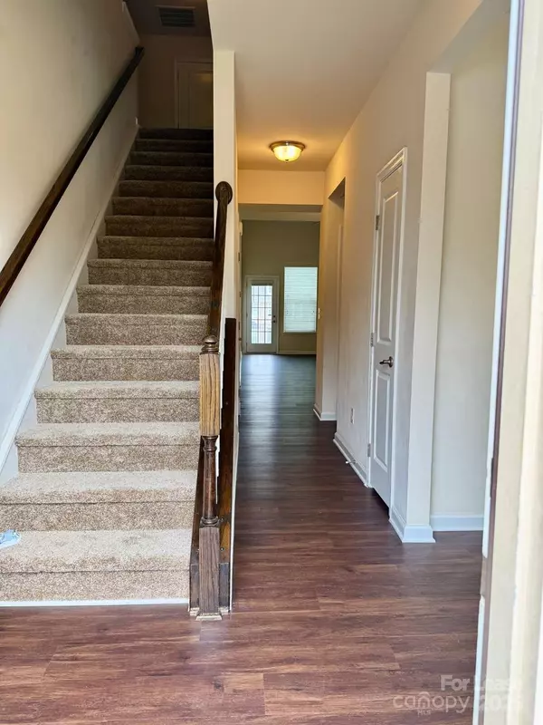 Charlotte, NC 28278,9516 Birkwood CT
