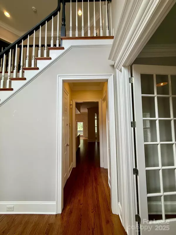 Charlotte, NC 29209,1806 Asbury Hall CT