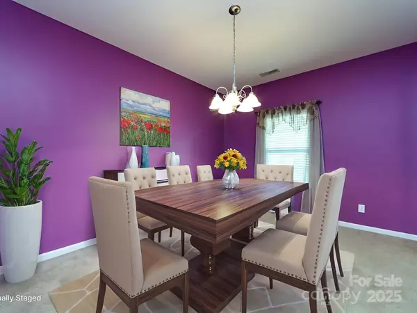 Charlotte, NC 28213,1822 Charbray LN