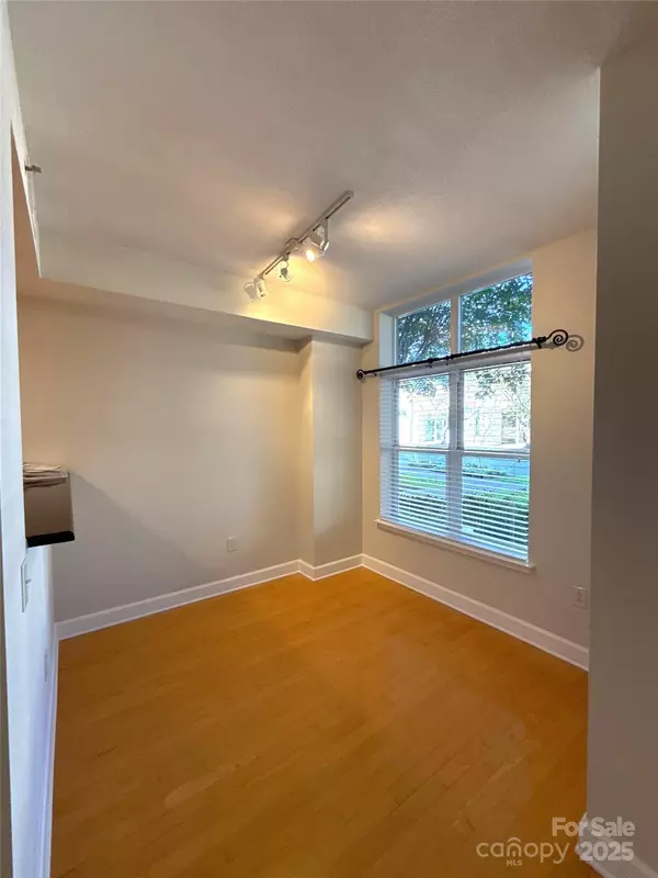 Charlotte, NC 28203,1320 Fillmore AVE #107